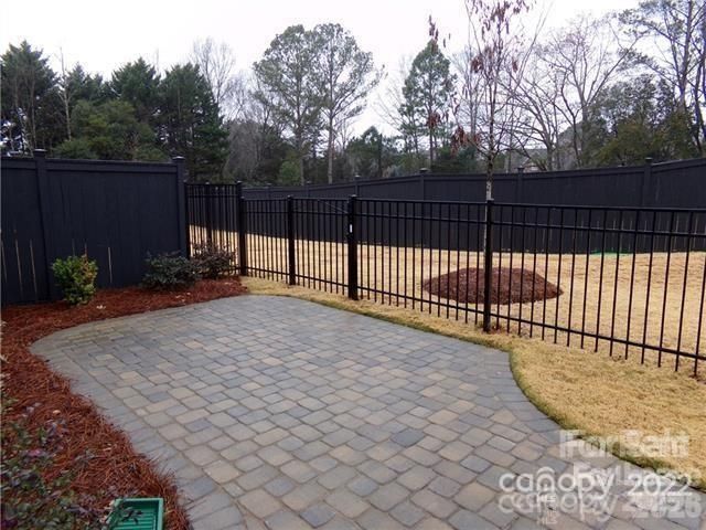 11218 Cobb Creek Court, Charlotte, NC 28277