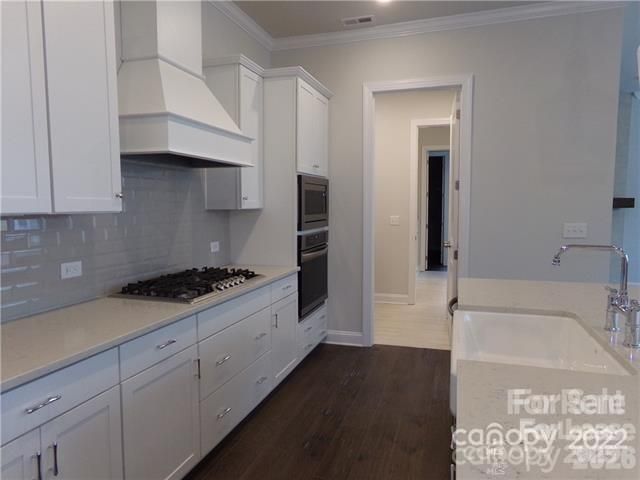 11218 Cobb Creek Court, Charlotte, NC 28277