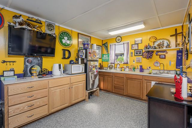 1294 Burma Rd, Thibodaux, LA 70301