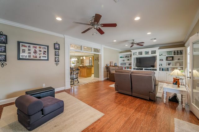 1294 Burma Rd, Thibodaux, LA 70301