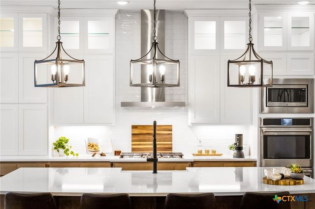 1411 Lyme Park, Bulverde, TX 78163