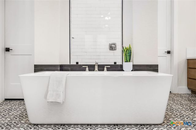 1411 Lyme Park, Bulverde, TX 78163