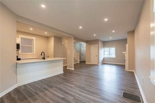73 Pasadena St, Mt Washington, PA 15211