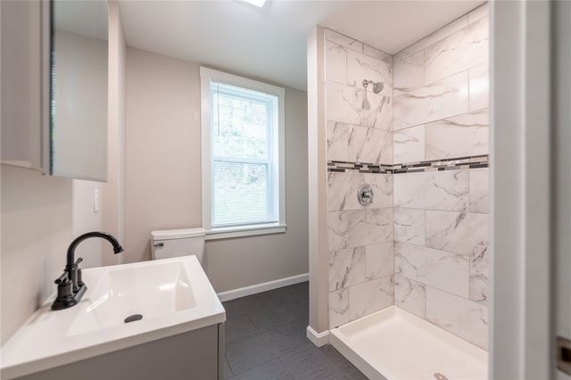 73 Pasadena St, Mt Washington, PA 15211
