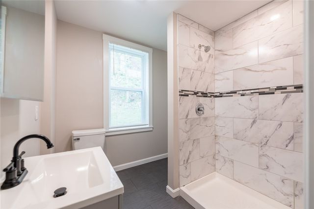 73 Pasadena St, Mt Washington, PA 15211