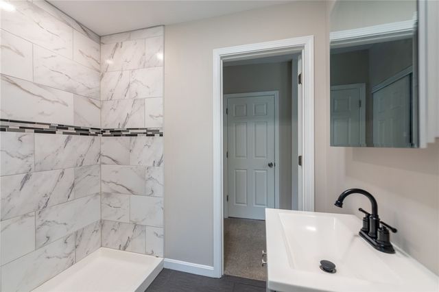 73 Pasadena St, Mt Washington, PA 15211