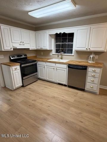 1506 Edgewood Place, Clinton, MS 39056