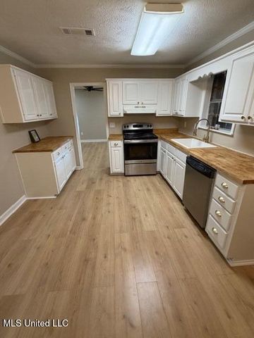 1506 Edgewood Place, Clinton, MS 39056