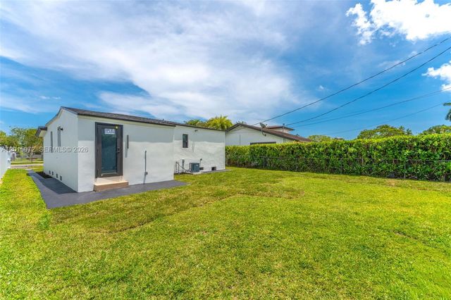3250 SW 68th Ave, Miami, FL 33155