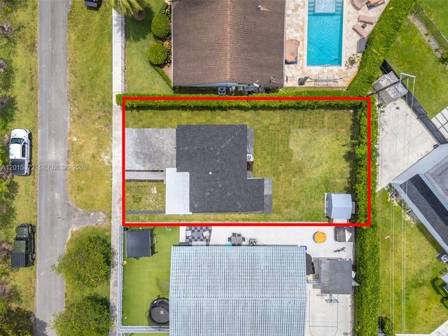3250 SW 68th Ave, Miami, FL 33155