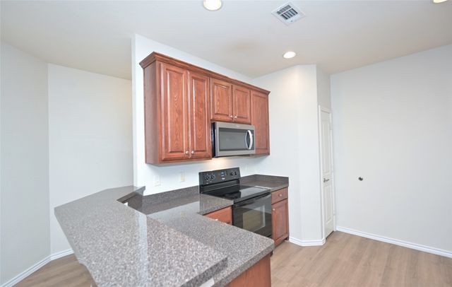 1204 Varacruz Drive, Arlington, TX 76010