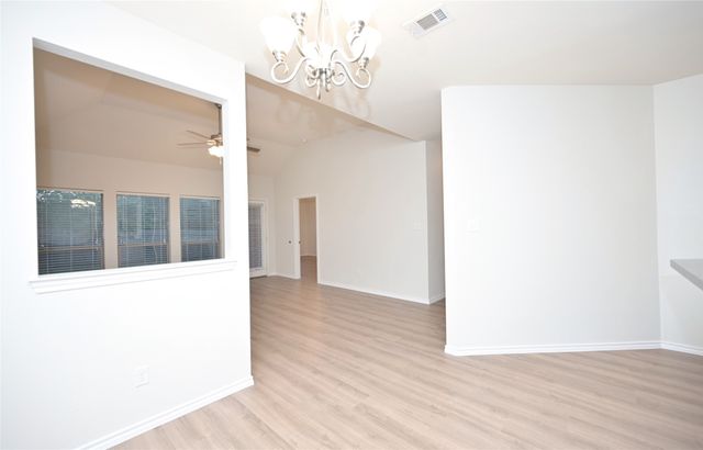 1204 Varacruz Drive, Arlington, TX 76010