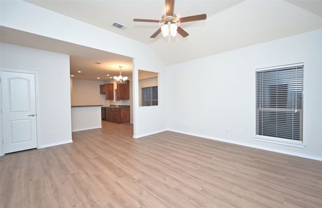 1204 Varacruz Drive, Arlington, TX 76010