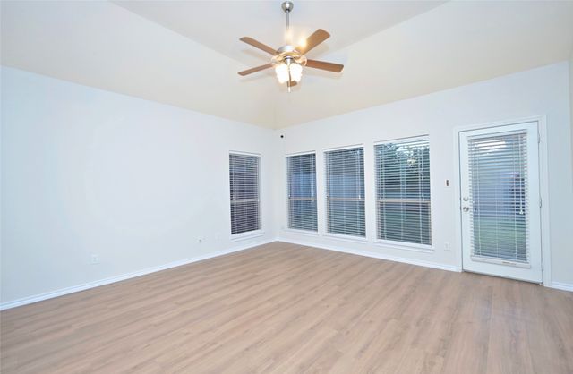 1204 Varacruz Drive, Arlington, TX 76010