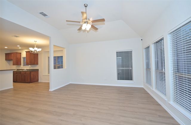 1204 Varacruz Drive, Arlington, TX 76010