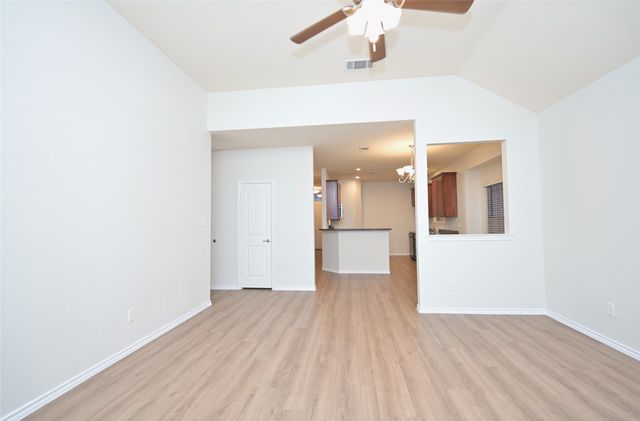 1204 Varacruz Drive, Arlington, TX 76010