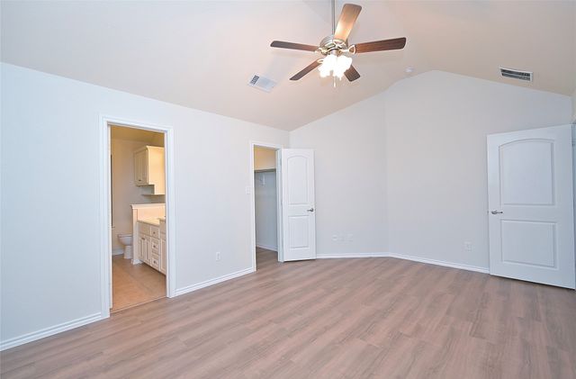 1204 Varacruz Drive, Arlington, TX 76010