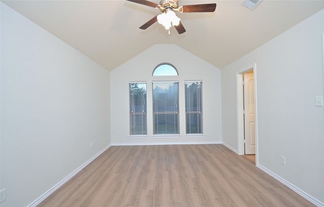 1204 Varacruz Drive, Arlington, TX 76010