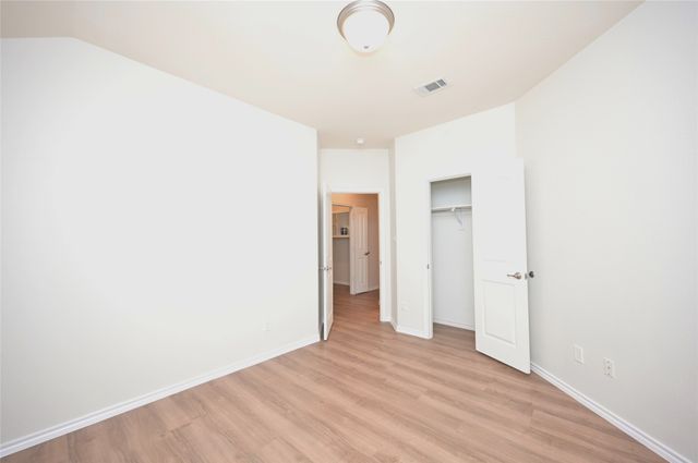 1204 Varacruz Drive, Arlington, TX 76010