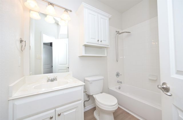 1204 Varacruz Drive, Arlington, TX 76010