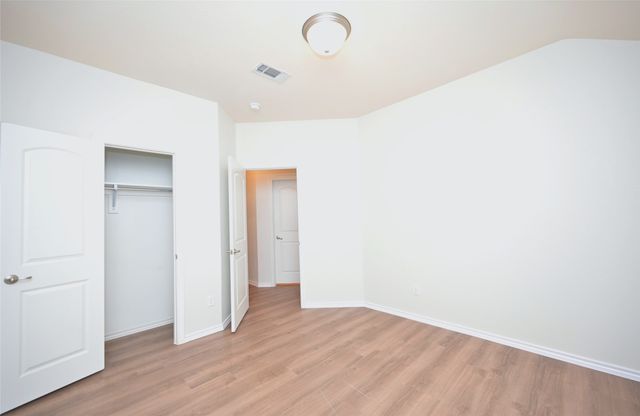 1204 Varacruz Drive, Arlington, TX 76010