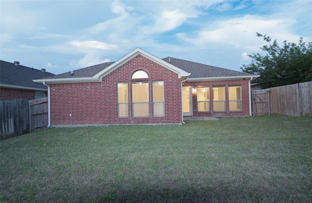 1204 Varacruz Drive, Arlington, TX 76010