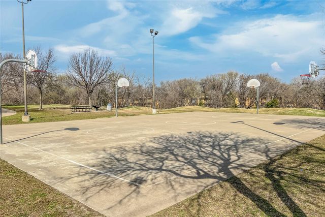 1204 Varacruz Drive, Arlington, TX 76010