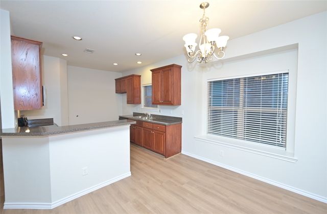 1204 Varacruz Drive, Arlington, TX 76010