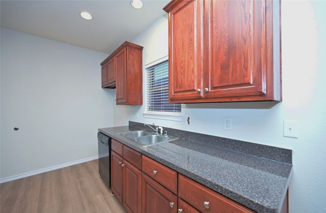 1204 Varacruz Drive, Arlington, TX 76010