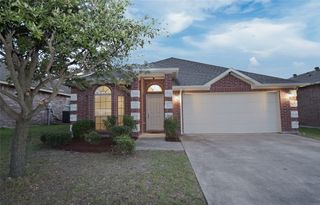 1204 Varacruz Drive, Arlington, TX 76010