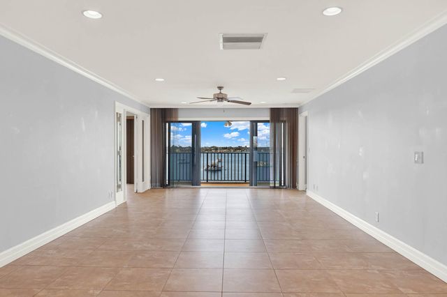 624 SW Saint Lucie Crescent 406, Stuart, FL 34994