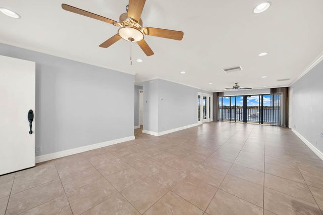 624 SW Saint Lucie Crescent 406, Stuart, FL 34994