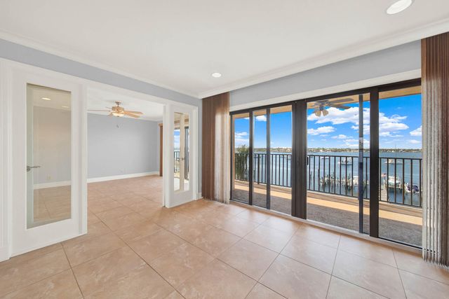 624 SW Saint Lucie Crescent 406, Stuart, FL 34994