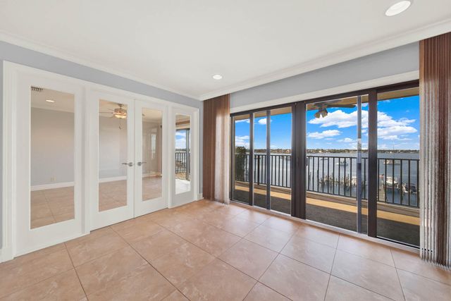 624 SW Saint Lucie Crescent 406, Stuart, FL 34994