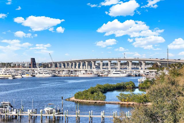 624 SW Saint Lucie Crescent 406, Stuart, FL 34994