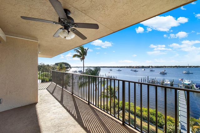 624 SW Saint Lucie Crescent 406, Stuart, FL 34994