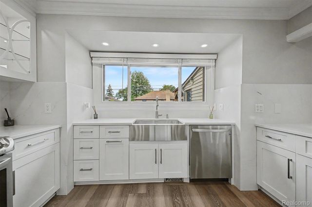 35105 Wellston Avenue, Sterling Heights, MI 48312