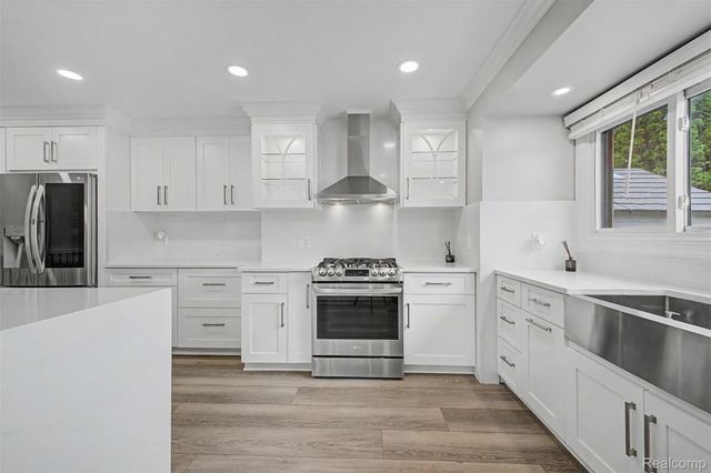 35105 Wellston Avenue, Sterling Heights, MI 48312