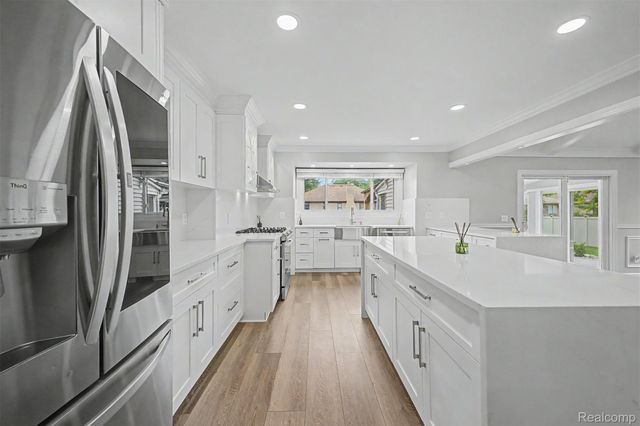 35105 Wellston Avenue, Sterling Heights, MI 48312