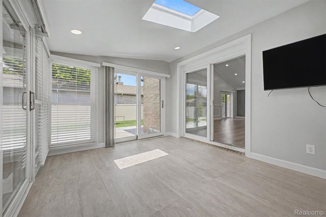 35105 Wellston Avenue, Sterling Heights, MI 48312