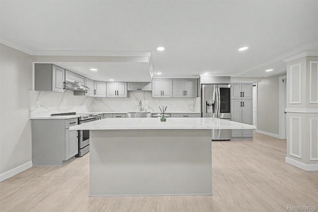 35105 Wellston Avenue, Sterling Heights, MI 48312