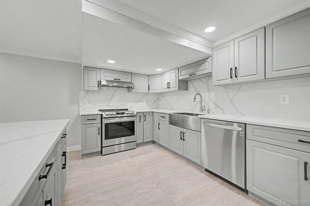 35105 Wellston Avenue, Sterling Heights, MI 48312
