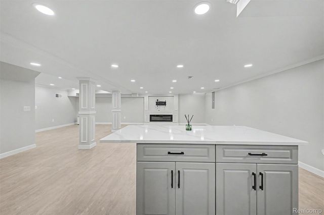 35105 Wellston Avenue, Sterling Heights, MI 48312