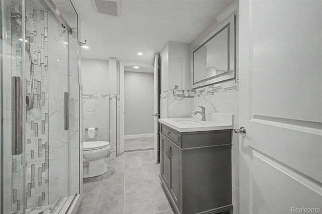 35105 Wellston Avenue, Sterling Heights, MI 48312