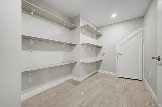 35105 Wellston Avenue, Sterling Heights, MI 48312