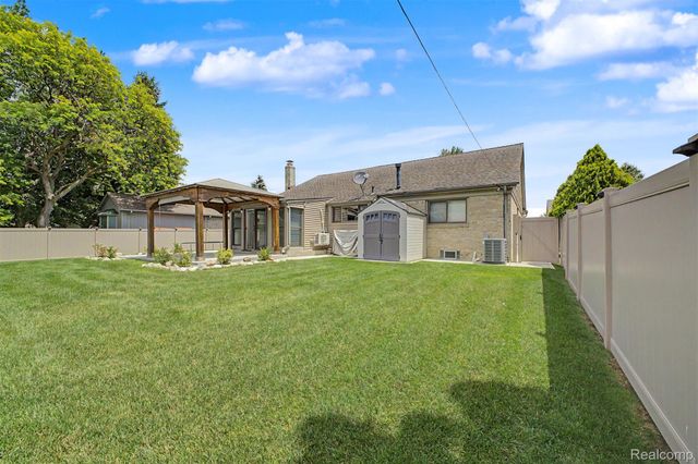 35105 Wellston Avenue, Sterling Heights, MI 48312
