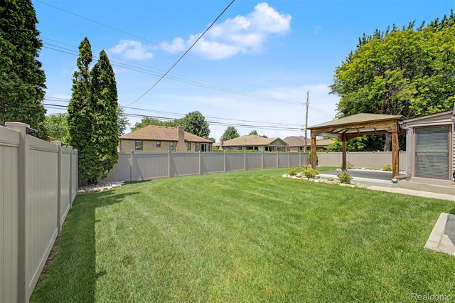 35105 Wellston Avenue, Sterling Heights, MI 48312
