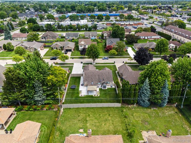 35105 Wellston Avenue, Sterling Heights, MI 48312