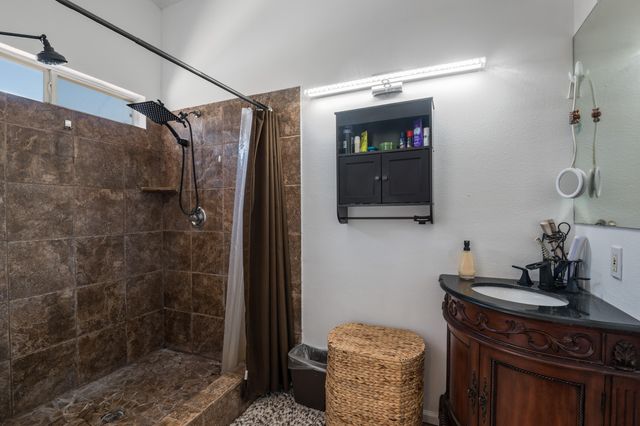 6123 CYONUS Avenue NW, Albuquerque, NM 87114