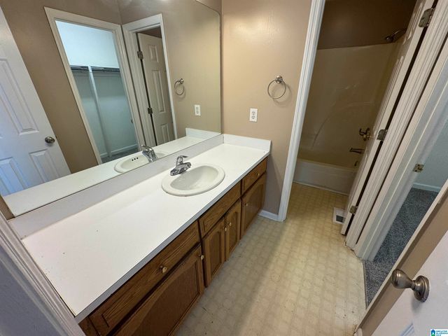 1873 PEBBLE LAKE DRIVE, Birmingham, AL 35235